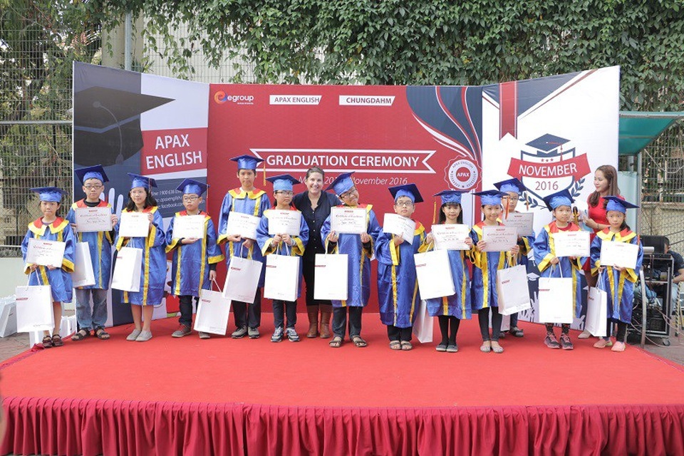 Apax English nuôi dưỡng thế hệ công dân toàn cầu trong kỷ nguyên công nghệ 4.0 - 1
Bằng việc ứng dụng công nghệ vào giảng dạy, Apax English đã giúp thế hệ trẻ Việt tự tin trở thành công dân toàn cầu.