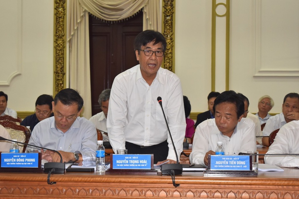 TPHCM: Đột phá công nghệ để phát triển - 2 GS.TS Nguyễn Trọng Hoài cho rằng thành phố cần đẩy mạnh liên kết và mở rộng không gian phát triển kinh tế