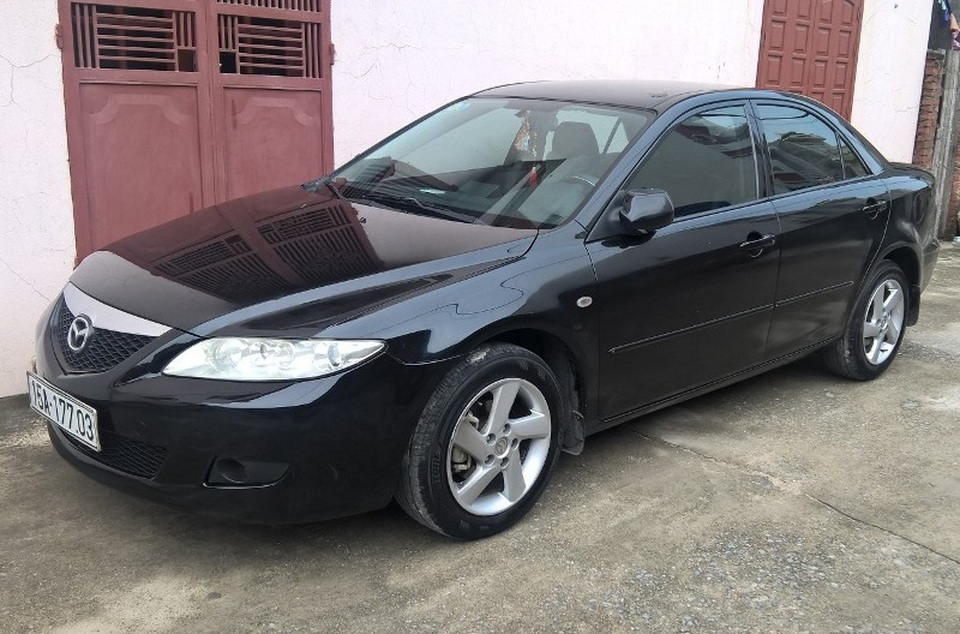 Nhiều ô tô cũ của Nhật được rao bán với giá hơn 200 triệu đồng - 4 Mazda 3 bản số tự động đang được bán trên thị trường với giá khoảng hơn 250 triệu đồng.