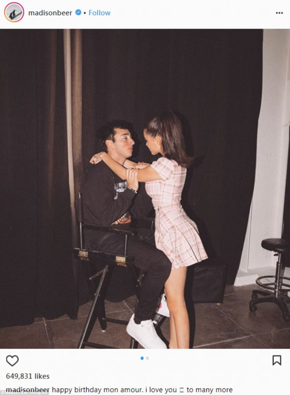 Madison Beer đẹp nuột nà trên biển - 10
Madison Beer vđang hạnh phúc bên bạn trai Zack Bia, 22 tuổi.