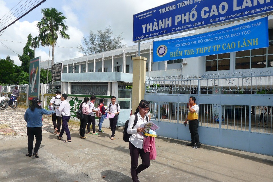 Đề Toán khó, thí sinh chỉ làm được khoảng 60% - 1
Nhiều thí sinh ở cụm thi Đồng Tháp nhận định đề thi vừa sức. (Ảnh: Nguyễn Hành)