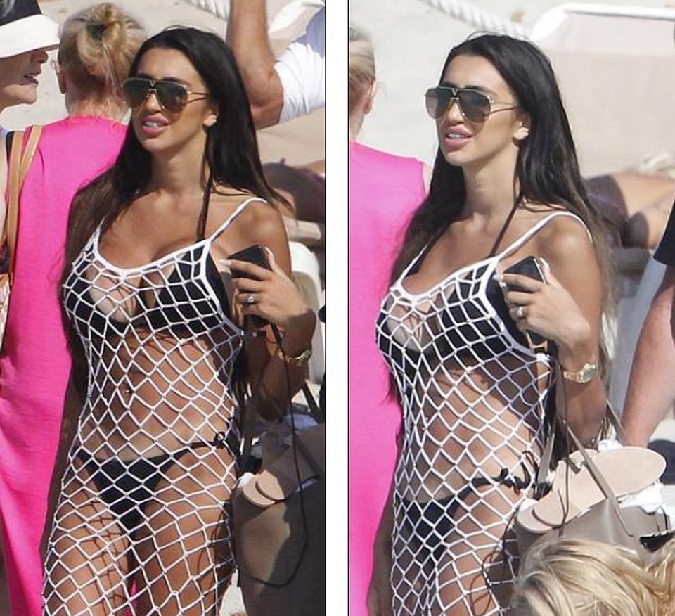 Chloe Khan khoe ngực khủng trên biển - 4
Cô từng chi hơn 100 nghìn bảng Anh để đại tu nhan sắc