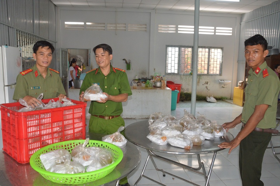 Nhiều thí sinh dự tính đạt 7-8 điểm bài thi Ngữ Văn - 12 Nhiều thí sinh dự tính đạt 7-8 điểm bài thi Ngữ Văn - 12