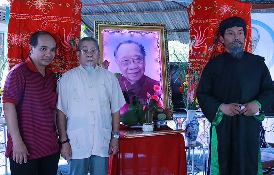 Xúc động tưởng niệm 3 năm ngày mất cố GS-TS Trần Văn Khê - 17 Xúc động tưởng niệm 3 năm ngày mất cố GS-TS Trần Văn Khê - 17
