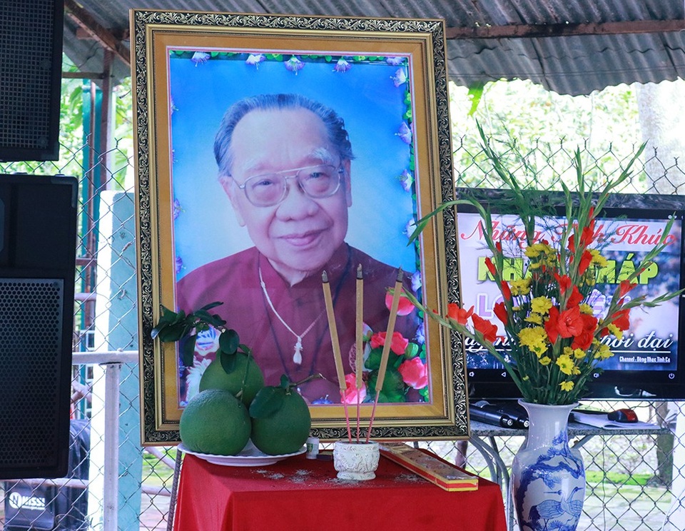 Xúc động tưởng niệm 3 năm ngày mất cố GS-TS Trần Văn Khê - 1 Xúc động tưởng niệm 3 năm ngày mất cố GS-TS Trần Văn Khê - 1