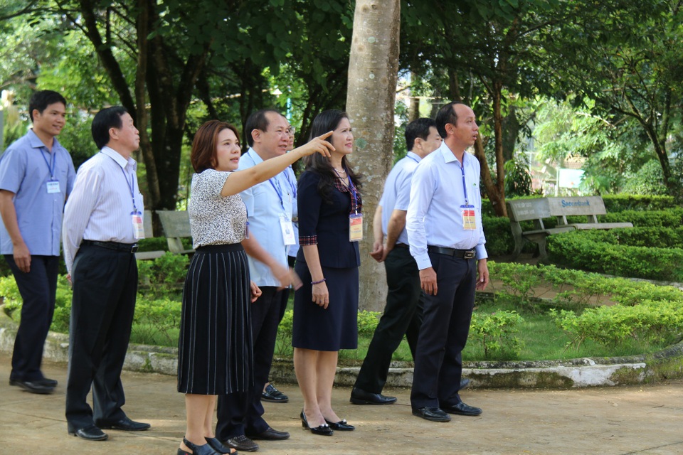 Nhiều thí sinh dự tính đạt 7-8 điểm bài thi Ngữ Văn - 4 Đoàn kiểm tra của Bộ GD-ĐT kiểm tra kỳ thi tại tỉnh Đắk Nông (ảnh: Dương Phong)