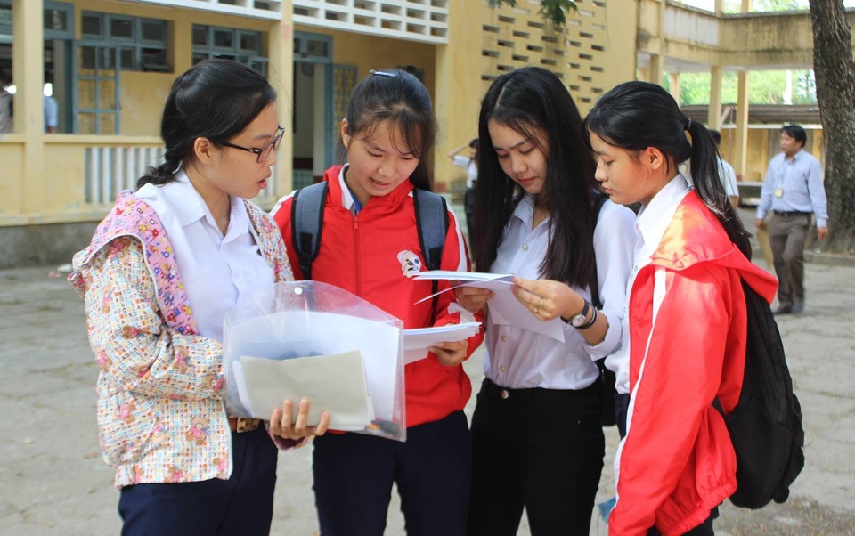 Đề Toán khó, thí sinh chỉ làm được khoảng 60% - 5
Nhiều thí sinh chỉ làm được từ 40-50% câu hỏi trong đề thi (Ảnh Trung Thi)