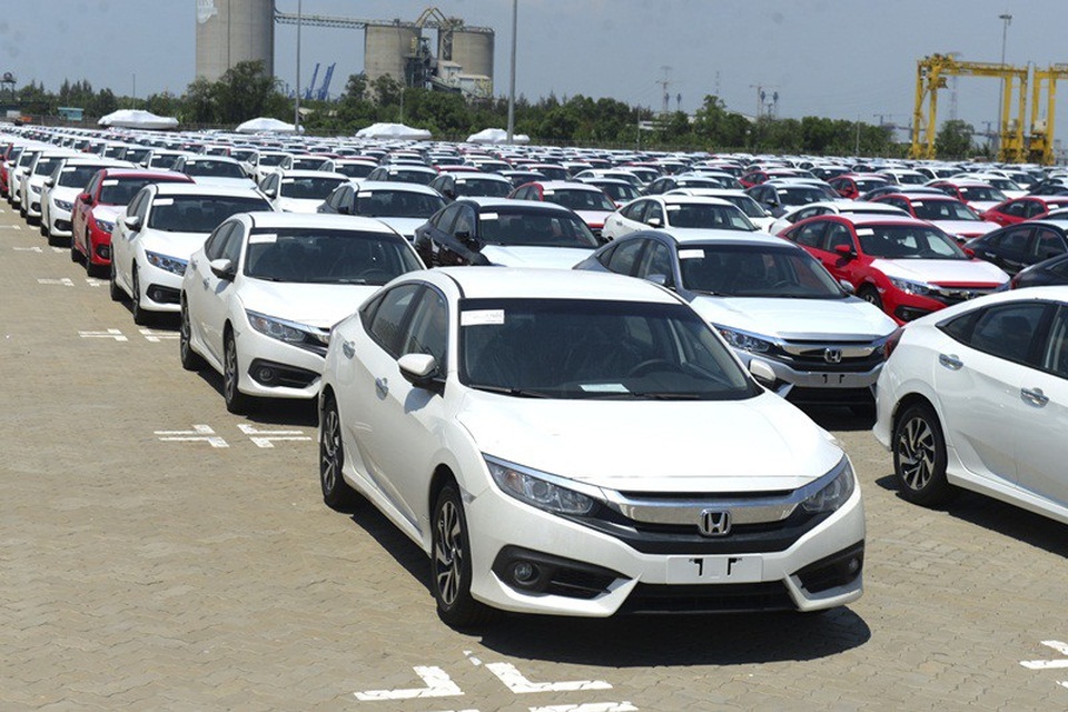 Xe Thái “xả hàng” về Việt Nam: Dân mong giá giảm, giới buôn xe cũng “mù” thông tin - 1 Lượng xe Thái nhập ồ ạt, gần như chiếm tuyệt đối thị trường xe nhập Việt Nam có thể khiến giá xe giảm?