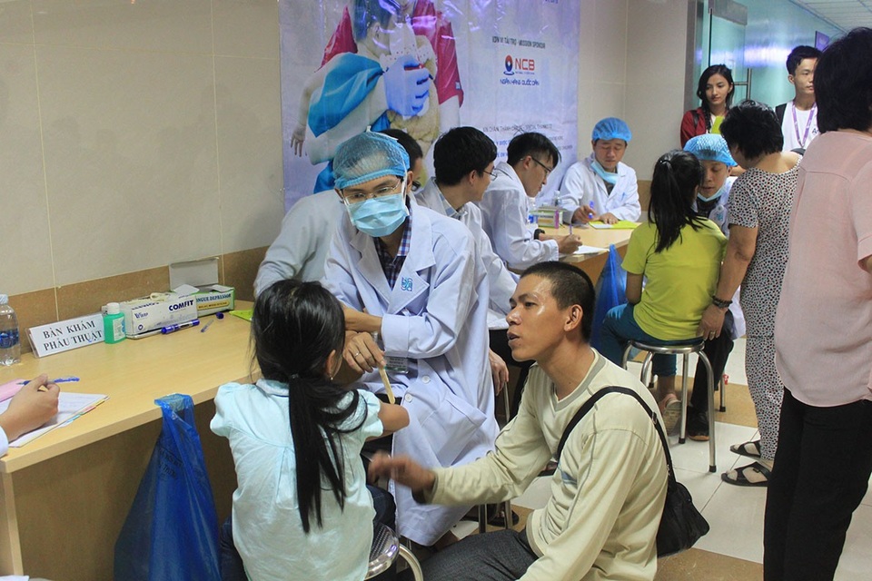 Hành trình tìm lại nụ cười vẹn nguyên cho gần 100 trẻ em nghèo - 3