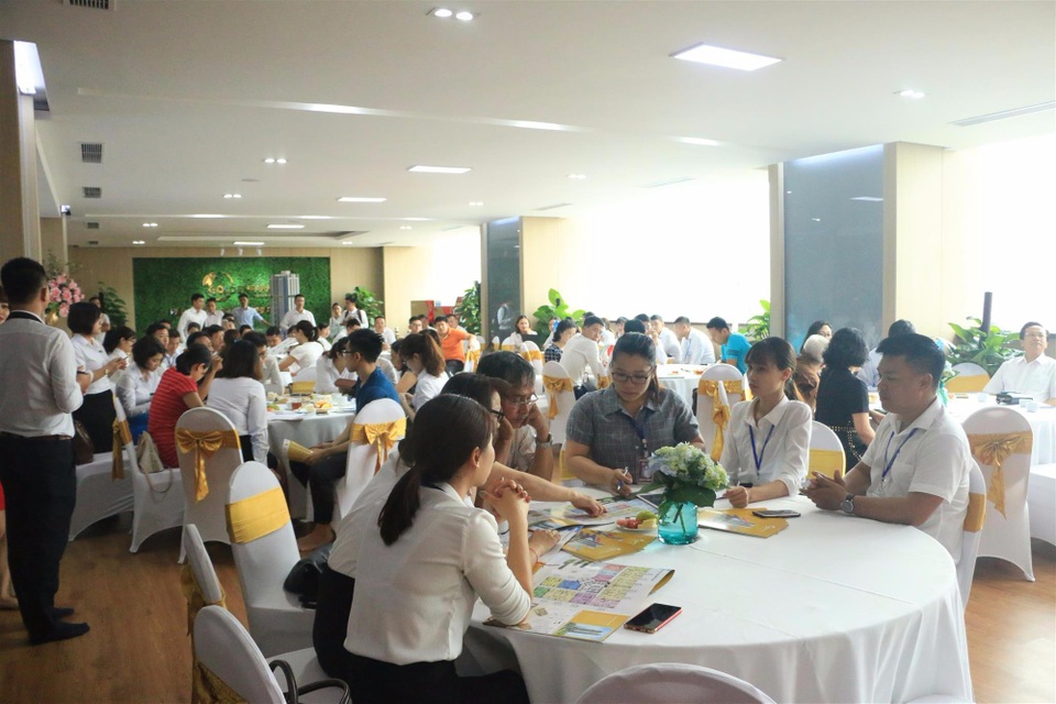 Golden Park Tower hút khách trong sự kiện mở bán chính thức - 1 Sự kiện mở bán chính thức Golden Park Tower thu hút đông đảo khách hàng tham dự