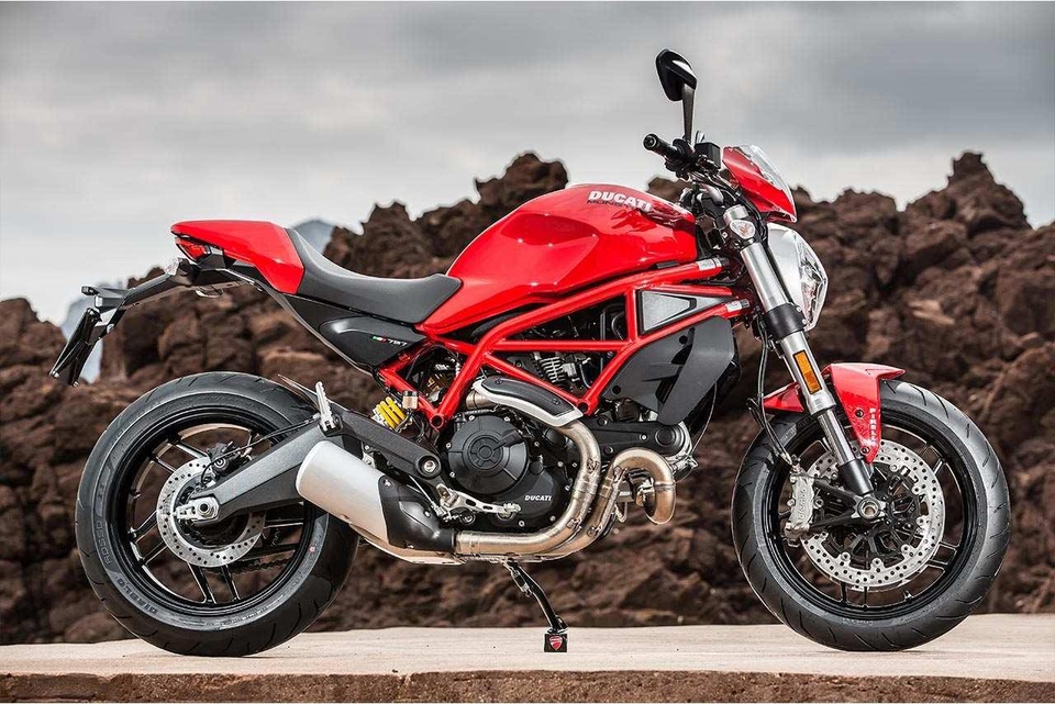 5 trong số 10 chiếc Ducati của Điện máy Xanh đã có chủ - 2 Chiếc moto Ducati Monster 797 kiểu dáng thể thao trị giá gần 330 triệu đồng là phần thưởng hấp dẫn dành cho khách hàng trong chương trình này