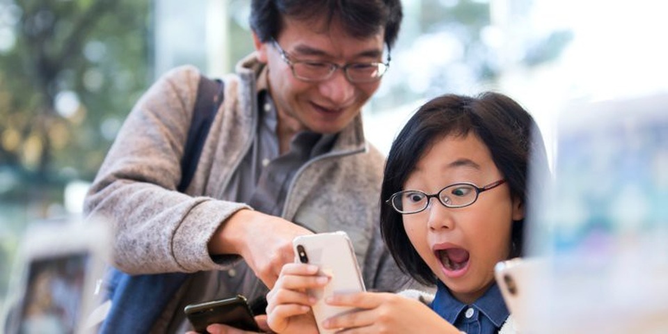 Tâm sự của một người dùng hối tiếc sau khi mua iPhone X - 1 iPhone X khiến tín đồ công nghệ vô cùng hào hứng khi sản phẩm mới ra mắt.