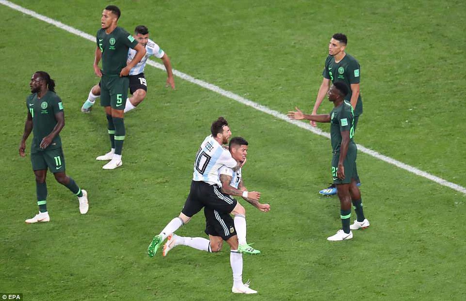 BLV Quang Huy phản ứng mạnh với công nghệ VAR tại World Cup 2018 - 1
BLV Quang Huy cho rằng Argentina đã thoát quả 11m trước Nigeria