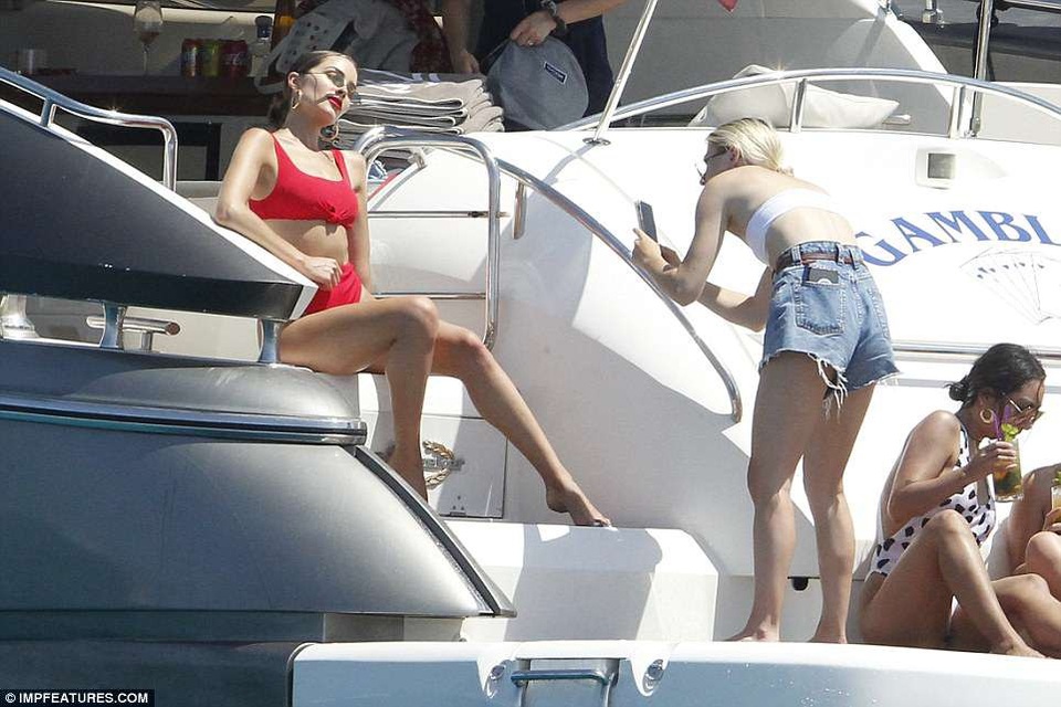 
Olivia Culpo hiện là hot blogger thời trang nổi tiếng nước Mỹ
