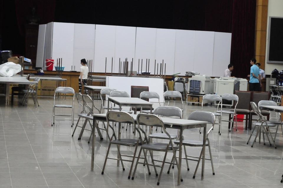 Đột nhập “công xưởng” in sao đề thi 14 ngày "không thấy mặt trời" - 7 Một góc phòng được sử dụng làm nơi in sao đề thi tại ĐHBK Hà Nội.