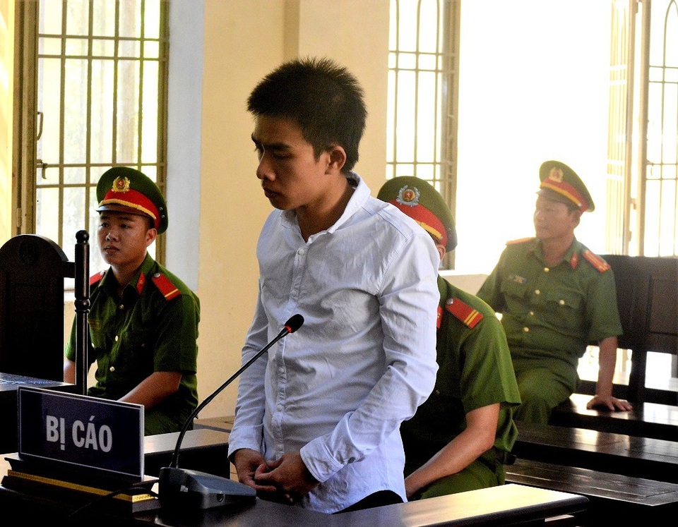 Đâm bạn gái tử vong vì đòi chia tay - 1 Bị cáo Phan Anh Tú tại phiên tòa