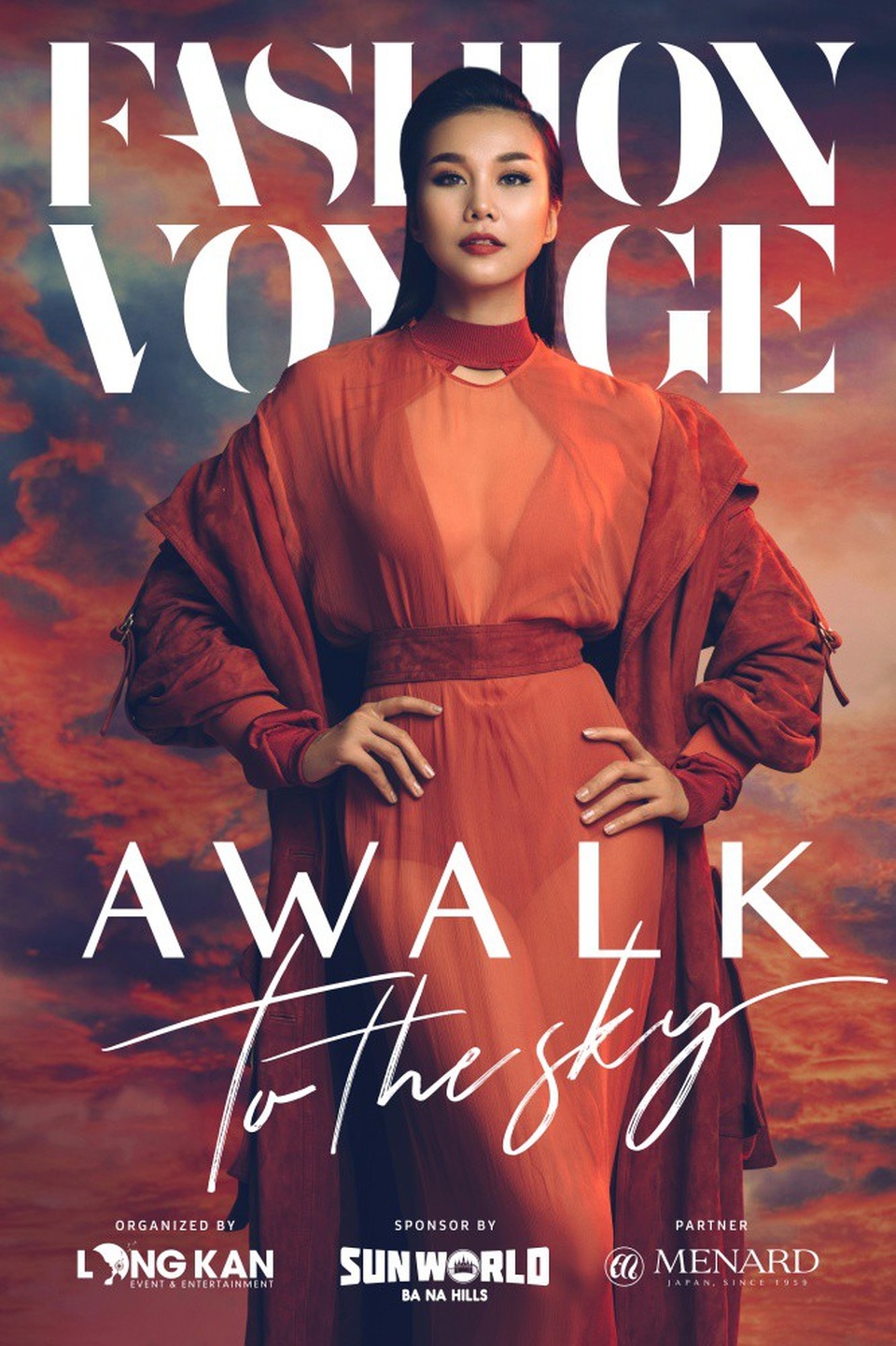 Siêu mẫu Thanh Hằng catwalk giữa... lưng chừng trời cùng đạo diễn Long Kan - 2 Đạo diễn Long Kan quyết định chọn Thanh Hằng trở thành biểu tượng thời trang của Fashion Voyage.