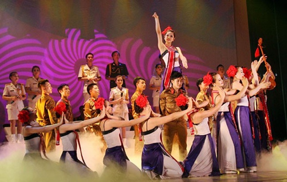 Liên hoan ca múa nhạc toàn quốc 2018 có gì đặc sắc? - 1 Liên hoan ca múa nhạc toàn quốc 2018 có 12 đơn vị tham gia (ảnh minh họa).