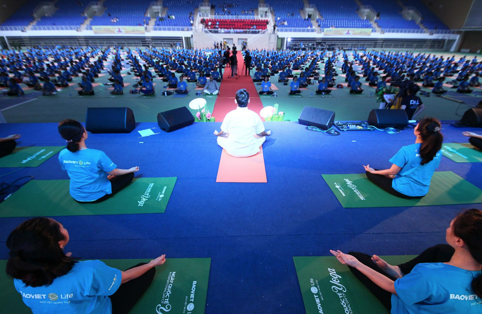 8.000 người tham gia đồng diễn trong Chuỗi sự kiện Ngày Quốc tế Yoga lần thứ 4 - 1
Bảo Việt Nhân thọ chung tay cùng 20.000 người yêu mến bộ môn Yoga lan tỏa lối sống khỏe thể chất, sáng tinh thần trong Ngày Quốc tế Yoga lần thứ 4 2018