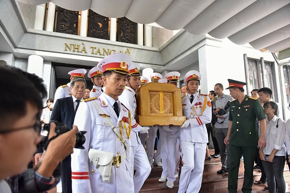 Tiễn biệt nhà giáo tài danh, nhà sử học Phan Huy Lê - 14 Tiễn biệt nhà giáo tài danh, nhà sử học Phan Huy Lê - 14