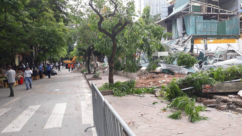Hà Nội: Cưỡng chế công trình không phép trên mương Phan Kế Bính - 11 Hà Nội: Cưỡng chế công trình không phép trên mương Phan Kế Bính - 11