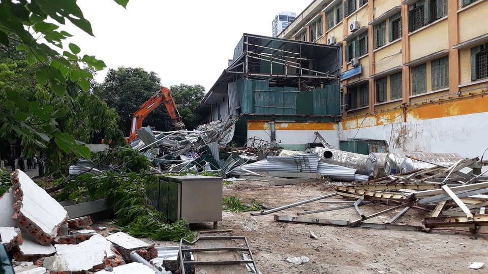 Hà Nội: Cưỡng chế công trình không phép trên mương Phan Kế Bính - 9 Hà Nội: Cưỡng chế công trình không phép trên mương Phan Kế Bính - 9