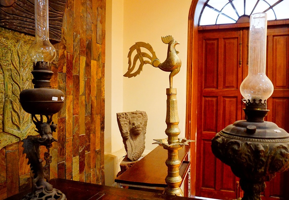 Chiếc đèn hình gà có xuất xứ từ châu Âu.