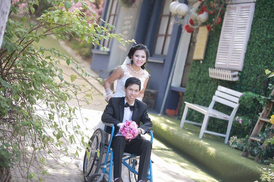 Rớt nước mắt với những câu chuyện tình yêu đẹp như cổ tích giữa đời thường - 3 Bức ảnh cưới của cặp đôi từng khiến nhiều người rơi lệ vì xúc động