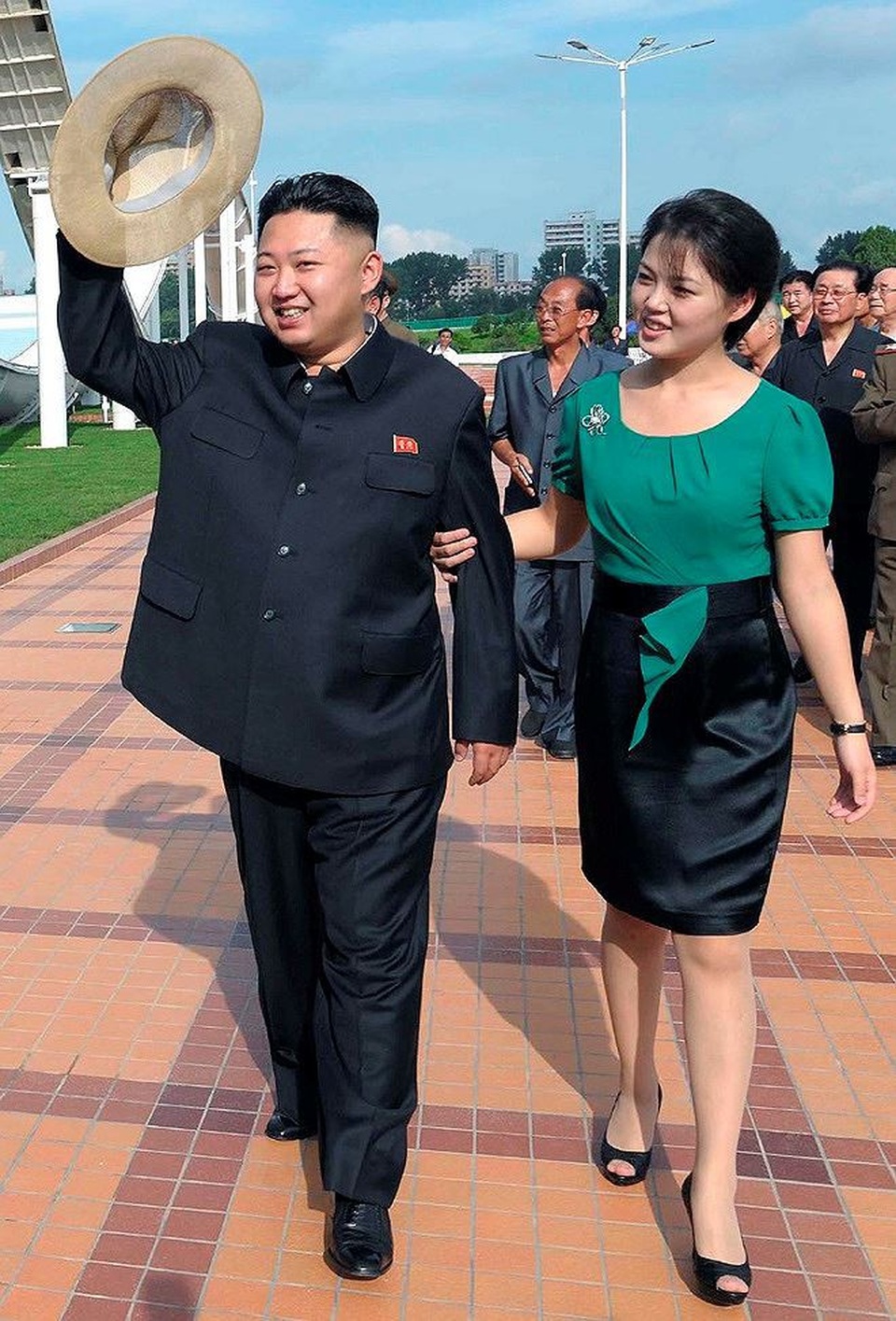 Thượng đỉnh Trump - Kim và bóng dáng ba "bóng hồng" Triều Tiên - 1
Ông Kim Jong Un và phu nhân