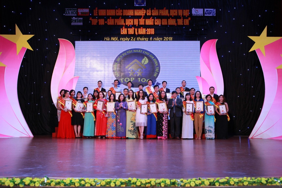 Công Ty bảo hiểm nhân thọ Cathay Việt Nam đạt Top 100 sản phẩm tốt nhất gia đình-trẻ em 2018 - 2 Công Ty bảo hiểm nhân thọ Cathay Việt Nam đạt Top 100 sản phẩm tốt nhất gia đình-trẻ em 2018 - 2