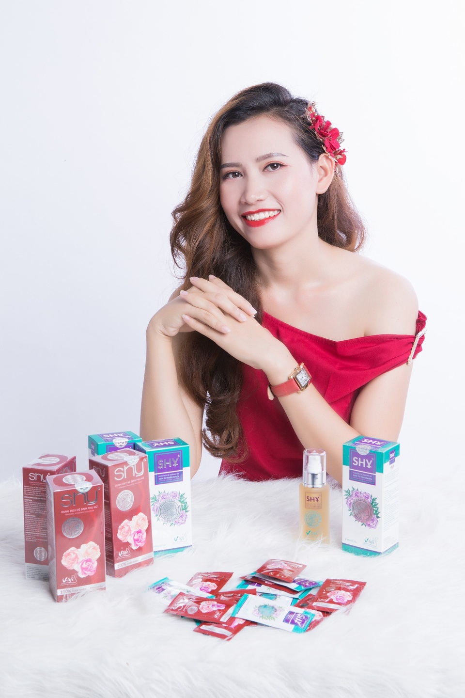 V-Life - thương hiệu chuyên nghiệp tiên phong chăm sóc sức khoẻ phụ khoa - 2 SHY – Hiểu được những mong muốn thầm kín của phái đẹp.