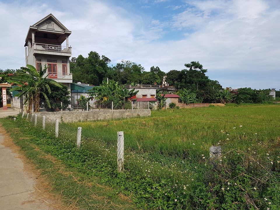 Ninh Bình: Gia đình liệt sỹ “tố” bị trưởng thôn chiếm đoạt đất sản xuất! - 3 Căn nhà của con trai ông Lý có một phần diện tích đất nông nghiệp lấn chiếm, xây dựng trái phép trên đất không được nhà nước giao.