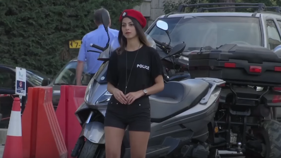 Đây là một động thái mới của thị trưởng tại thị trấn, nhắm thu hút khách đồng thời cải thiện hình ảnh đất nước trong mắt khách phương Tây