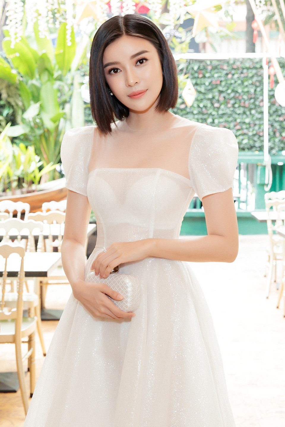 Khoảng thời gian tăm tối, rơi xuống đáy tuyệt vọng trong cuộc đời diễn viên Cao Thái Hà - 2 Luôn xuất hiện với vẻ ngoài rạng rỡ nhưng ít ai biết, Cao Thái Hà từng trải qua quãng đời cơ cực và cuộc đời là nhiều những nỗi buồn nối tiếp nhau.