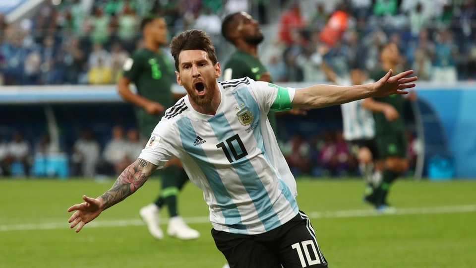 Đứng ở Nam Cực băng giá mừng Argentina vượt vòng bảng World Cup - 1 Messi tỏa sáng đúng lúc để giúp Argentina vượt qua vòng bảng World Cup 2018.