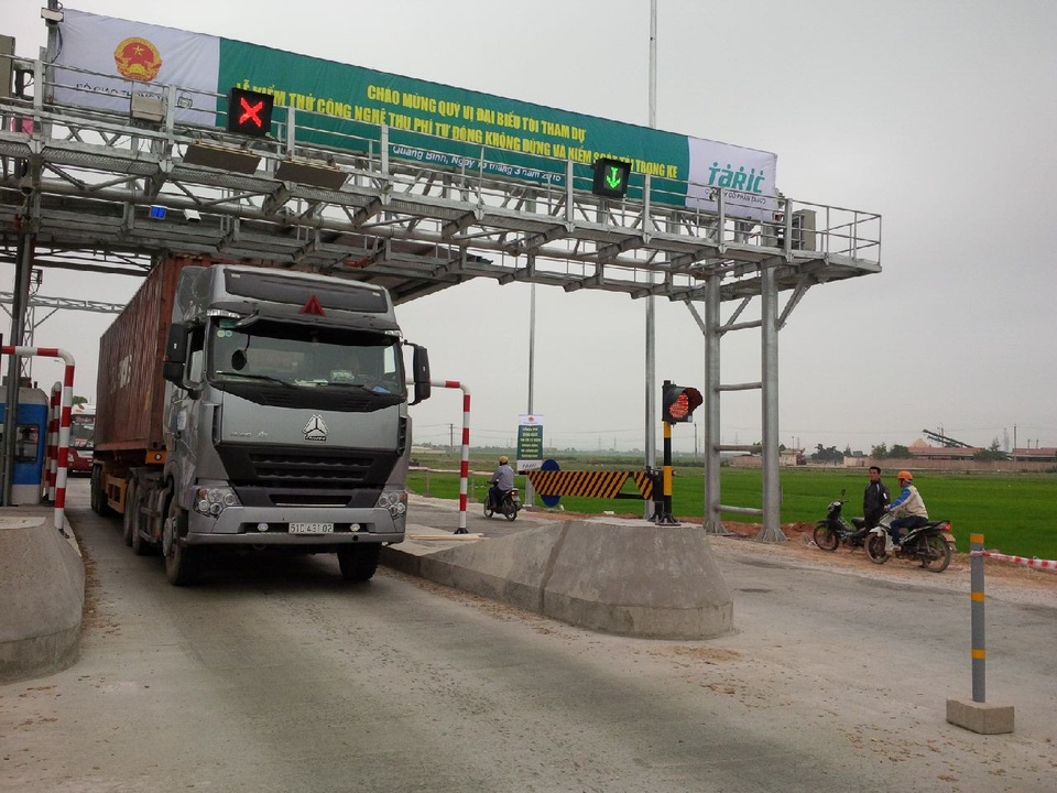 Chính phủ yêu cầu quy trách nhiệm, sai phạm của bộ, ngành ở dự án BOT - 1 Chính phủ ban hành Nghị quyết về BOT, yêu cầu truy trách nhiệm cơ quan nhà nước để xảy ra sai phạm ở dự án.