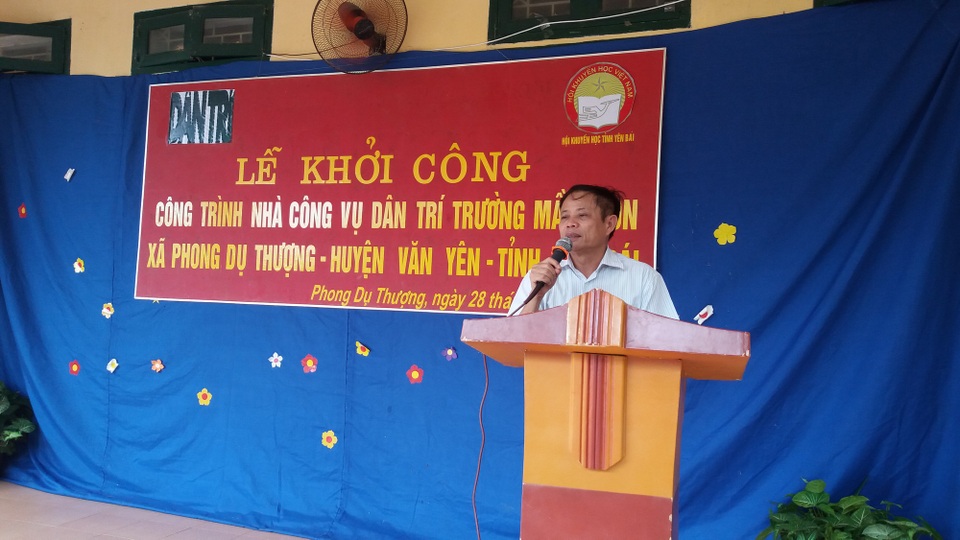Khởi công xây dựng 6 nhà công vụ Dân trí tại Yên Bái - 7
Ông Trần Văn Tho, Phó Chủ tịch Hội Khuyến học tỉnh Yên Bái cam kết sẽ phối hợp với chính quyền địa phương xây dựng 6 nhà công vụ Dân trí một cách nhanh nhất, tốt nhất có thể để kịp khánh thành nhân dịp khai giảng năm học mới 2019-2020