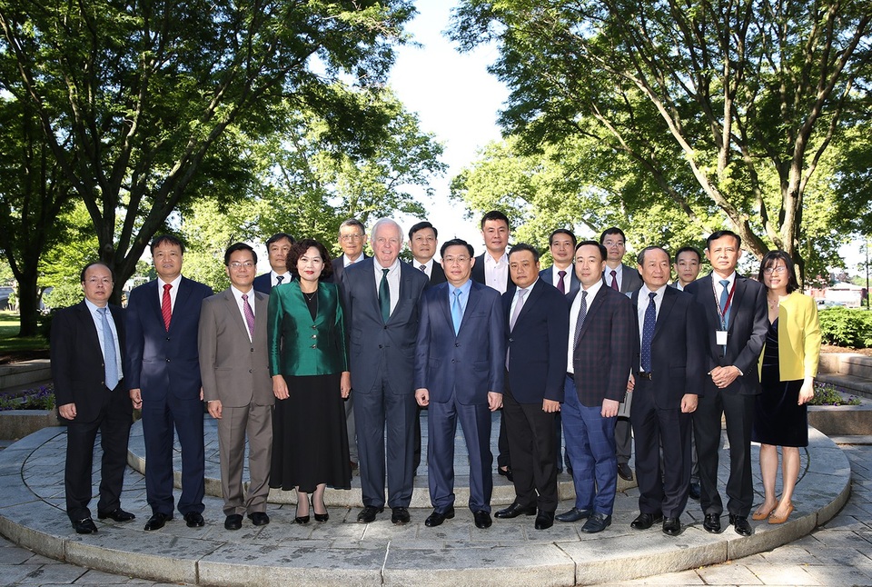 Phó Thủ tướng thăm nơi Bác Hồ làm việc ở Mỹ 100 năm trước - 2 Phó Thủ tướng thăm nơi Bác Hồ làm việc ở Mỹ 100 năm trước - 2