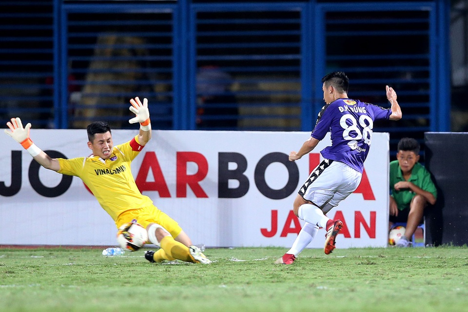 Than Quảng Ninh và CLB Hà Nội tái ngộ trên sân Cẩm Phả (ảnh: Gia Hưng)