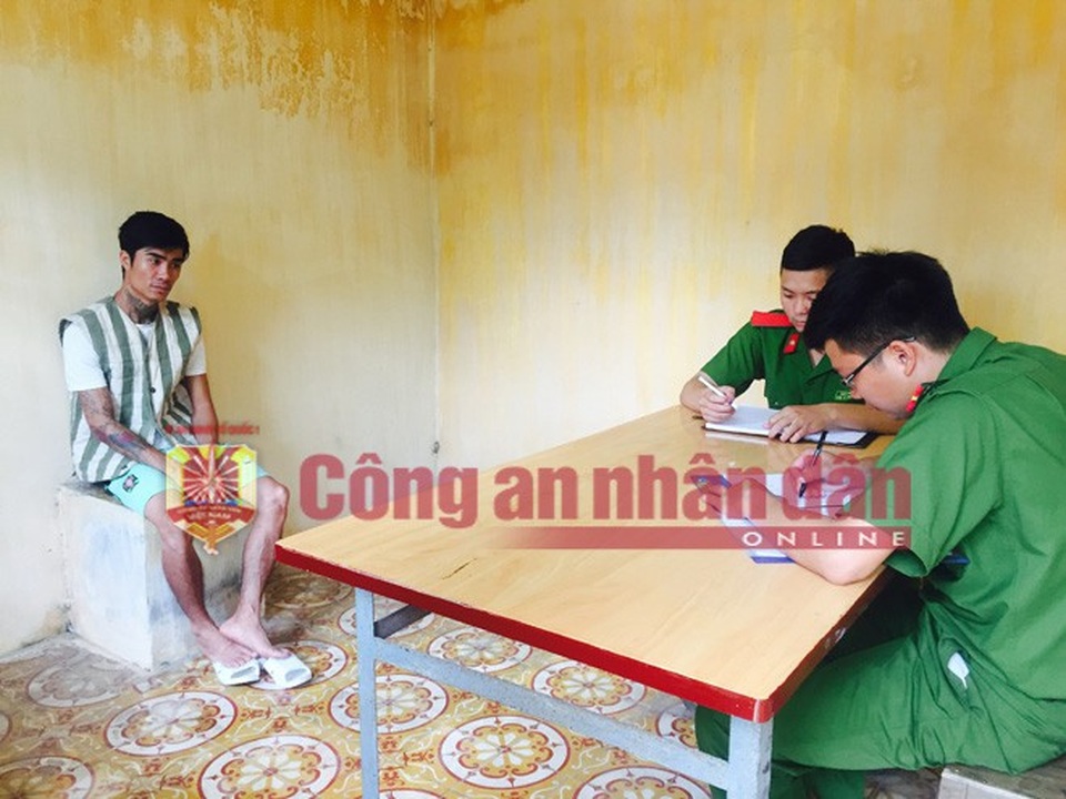 Hé lộ tình tiết cực sốc từ lời khai kẻ giết người, cướp taxi tại Hải Dương - 2 Lấy lời khai Vũ Viết Tuân