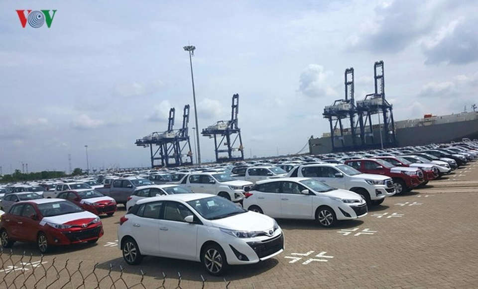 Cận cảnh lô xe Toyota và Mitsubishi hưởng thuế 0% về Việt Nam - 4
Ngoài 153 xe được xuống cảng Hiệp Phước thì số xe tương đương còn lại sẽ cập cảng ở Hải Phòng.