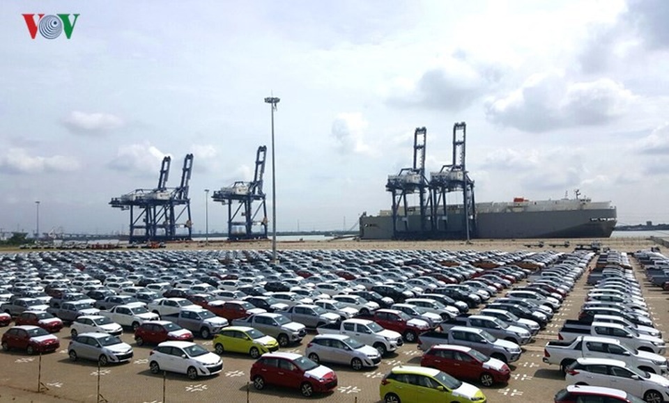 Cận cảnh lô xe Toyota và Mitsubishi hưởng thuế 0% về Việt Nam - 5
Như vậy, lượng xe Toyota về Việt Nam đợt này chỉ có nguồn gốc xuất xứ từ Thái Lan, còn Toyota Fortuner hay Wigo sẽ về sau do nhập khẩu từ Indonesia.