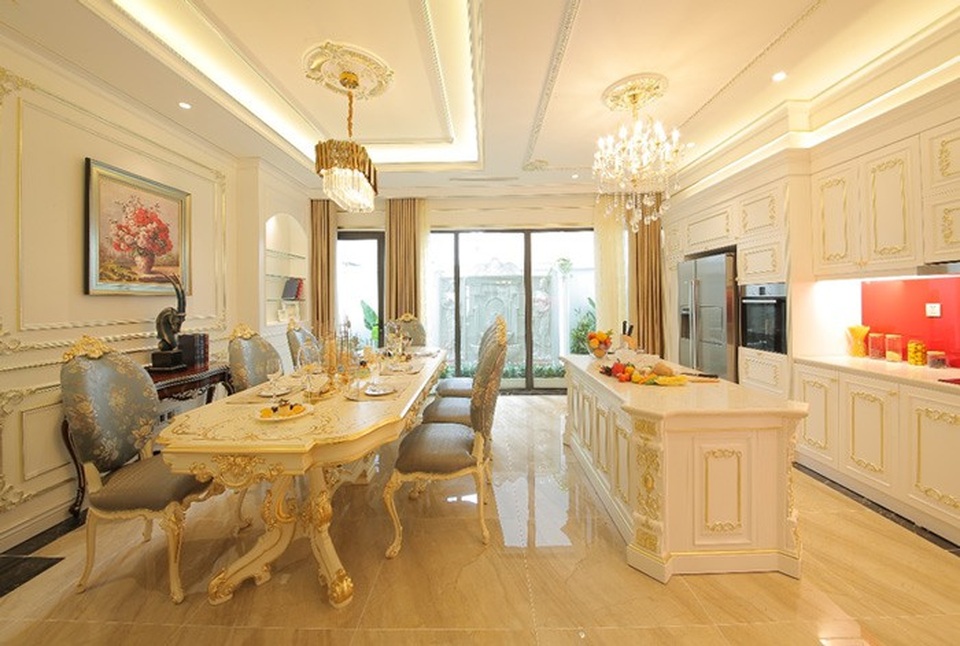 Khám phá biệt thự mang thương hiệu Vimefulland - 3
Nội thất phòng ăn, bếp biệt thự mẫu mang thương hiệu Vimefulland.