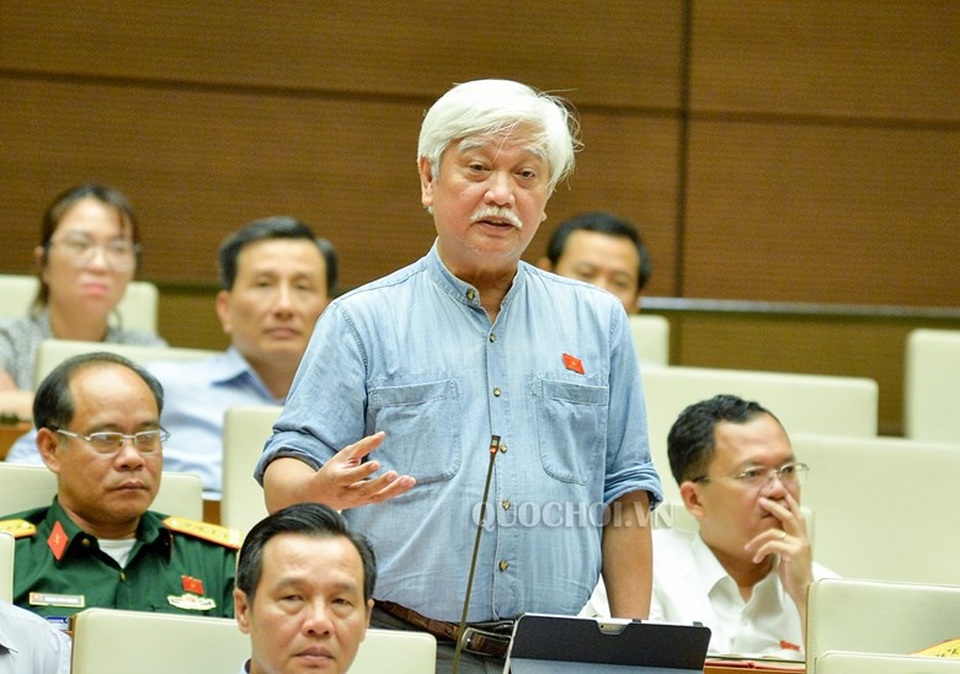 Đại biểu Quốc hội: "Chất lượng đường sắt quá tệ!" - 2 Đại biểu Dương Trung Quốc chất vấn Bộ trưởng GTVT Nguyễn Văn Thể