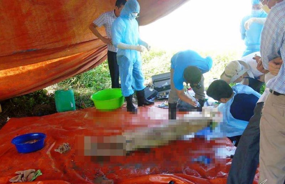 Cái chết bất thường của nữ kế toán: Người nhà vẫn luôn khẳng định bị sát hại - 5 Sau 6 năm thi thể của chị Hoa như vẫn còn nguyên vẹn. Theo nhiều người đây là dấu hiệu bất thường.