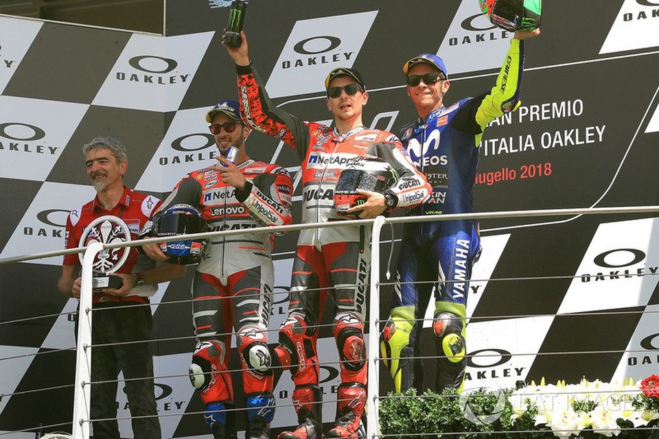 Lorenzo có chiến thắng đầu tiên trong màu áo Ducati Team - 10 Lorenzo có chiến thắng đầu tiên trong màu áo Ducati Team - 10