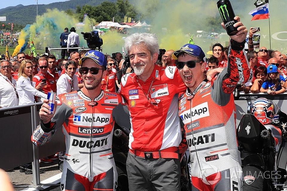 Lorenzo có chiến thắng đầu tiên trong màu áo Ducati Team - 7 Lorenzo có chiến thắng đầu tiên trong màu áo Ducati Team - 7