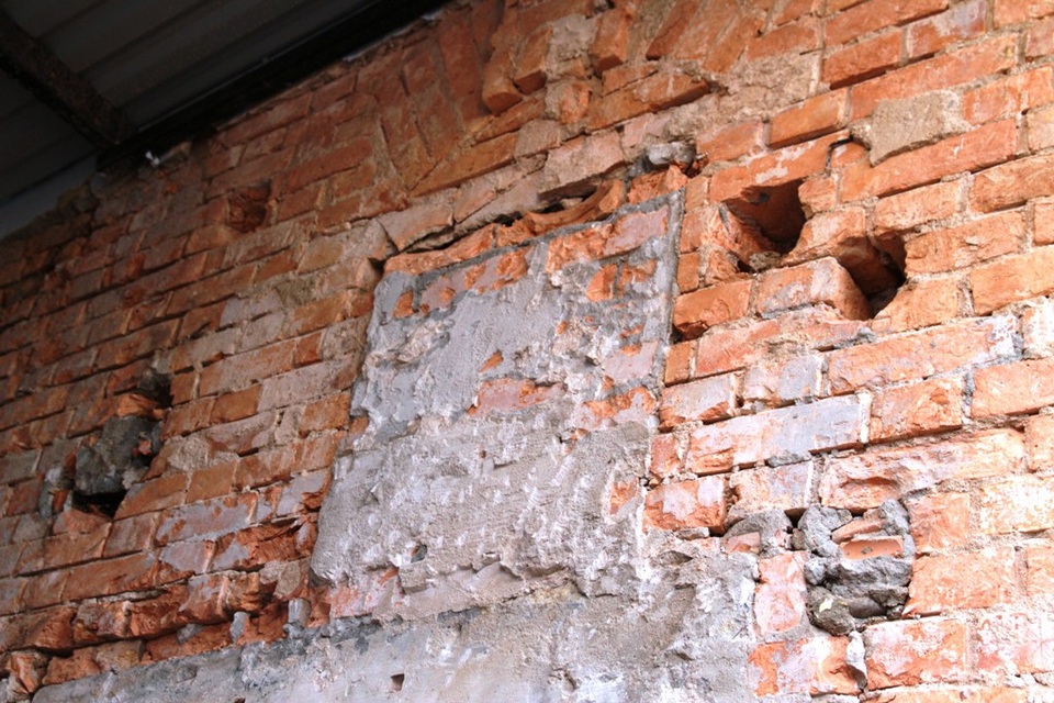 Nhà công sản kiến trúc Pháp 100 năm tuổi bị phá tường làm quán cà phê - 8 Nhà công sản kiến trúc Pháp 100 năm tuổi bị phá tường làm quán cà phê - 8