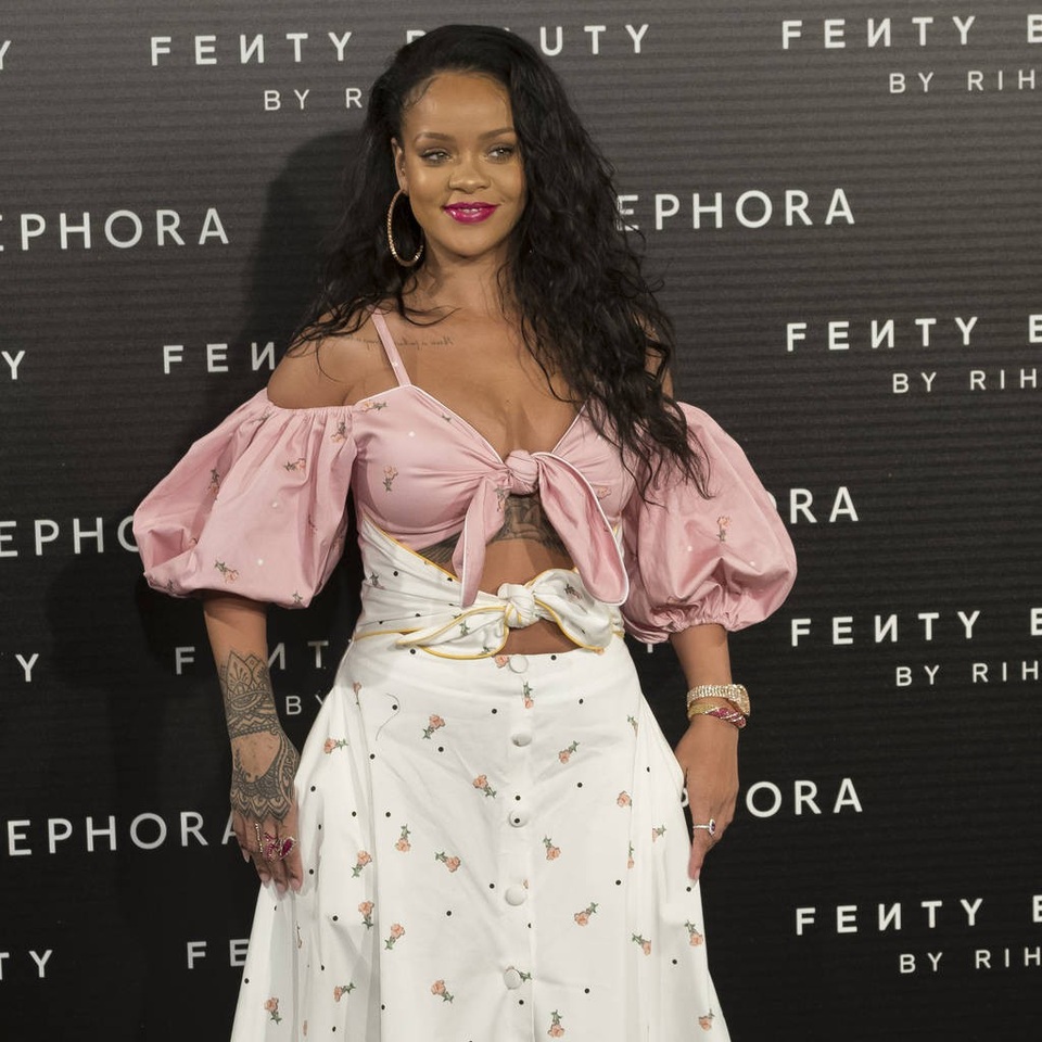 Rihanna đã chia tay bồ đại gia - 7
Danh sách bạn trai của cô có Chris Brown, Drake, Leonardo Di Caprio...