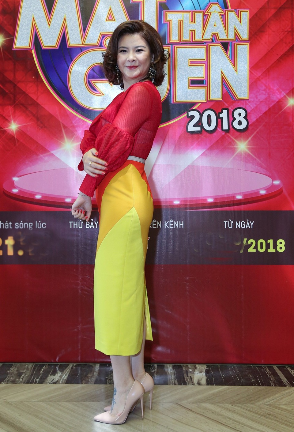 Quang Linh kể chuyện bị người mẫu… nhờ ủi đồ vì trễ giờ diễn - 3 NSƯT Kim Oanh cũng gây bất ngờ khi đảm nhận vị trí ghế nóng Gương mặt thân quen mùa 6.